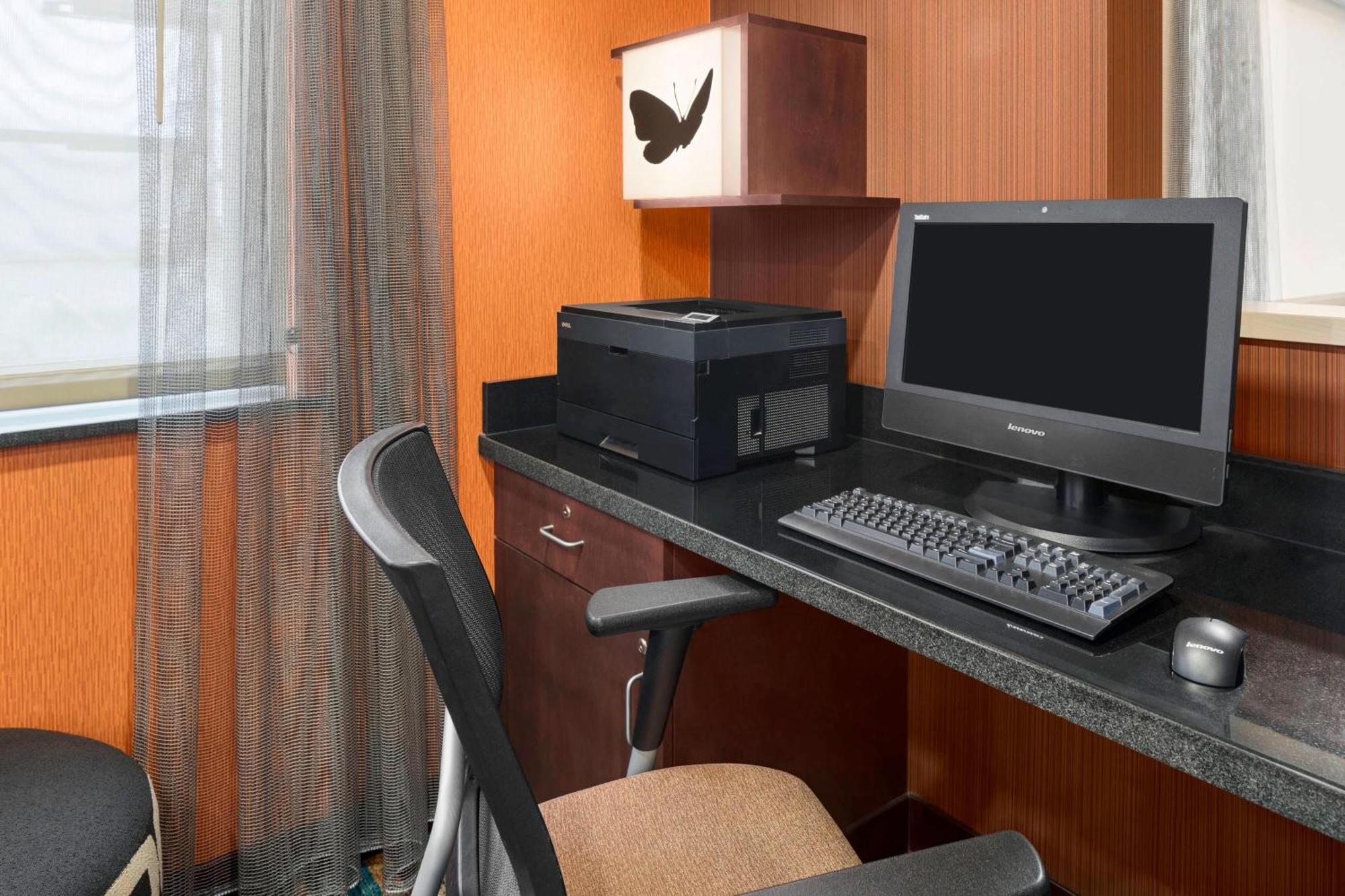 Fairfield & Hotel 3*