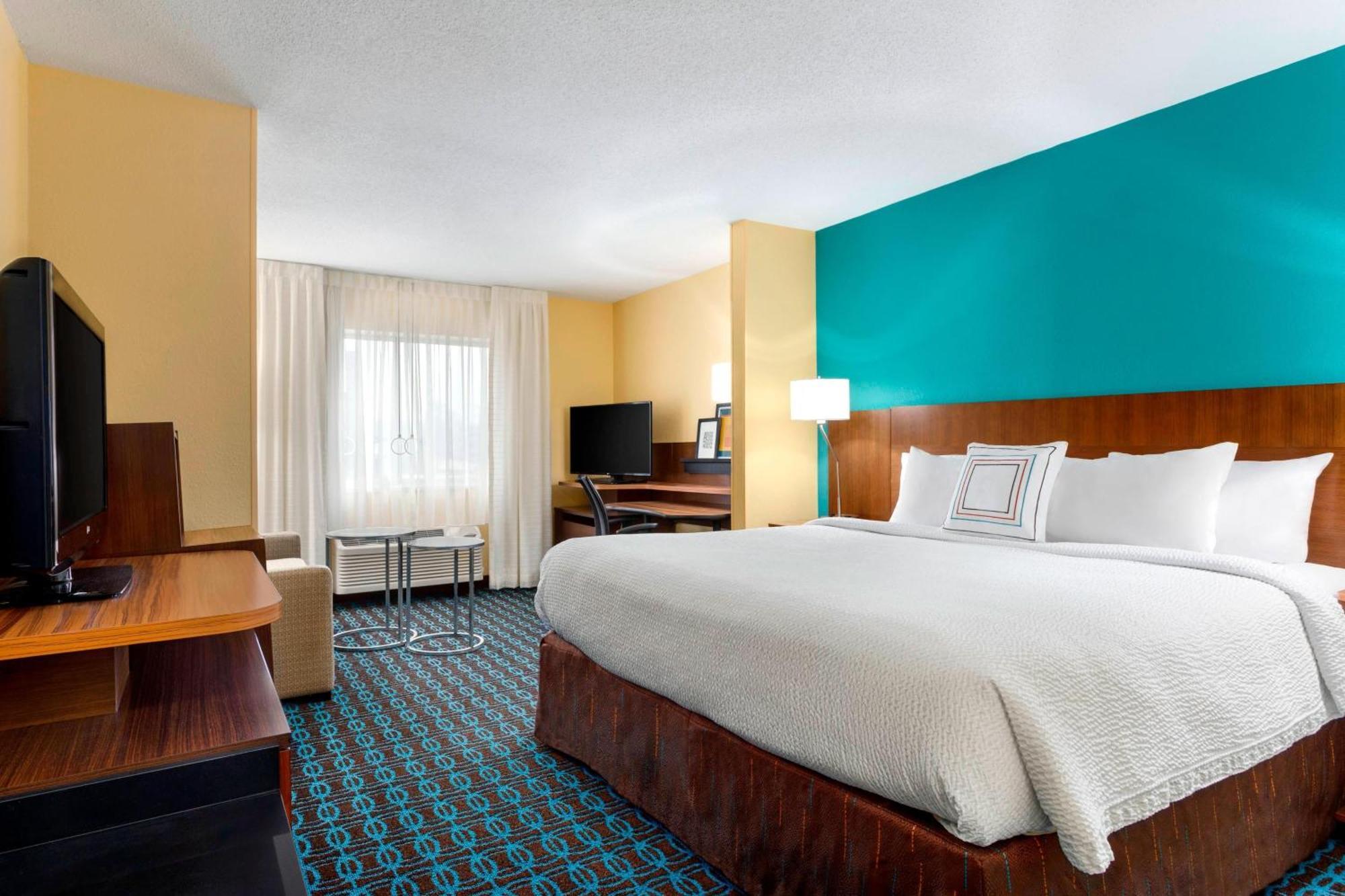 Fairfield & Hotel